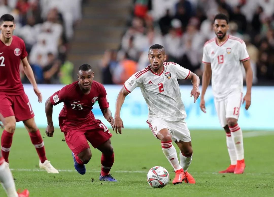 包含亚洲联赛劲旅迎来班底核心，领跑榜首的词条