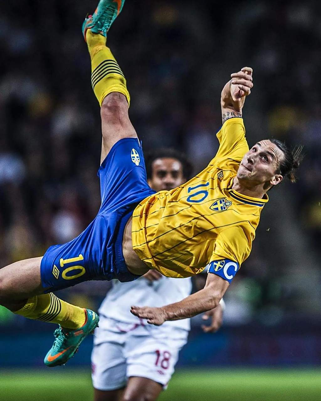 包含足球明星受慕,球员技艺惊艳观众的词条 包含足球明星受慕,球员技艺惊艳观众的词条