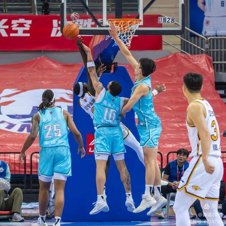 辽宁男篮客场取胜，展现出色表现