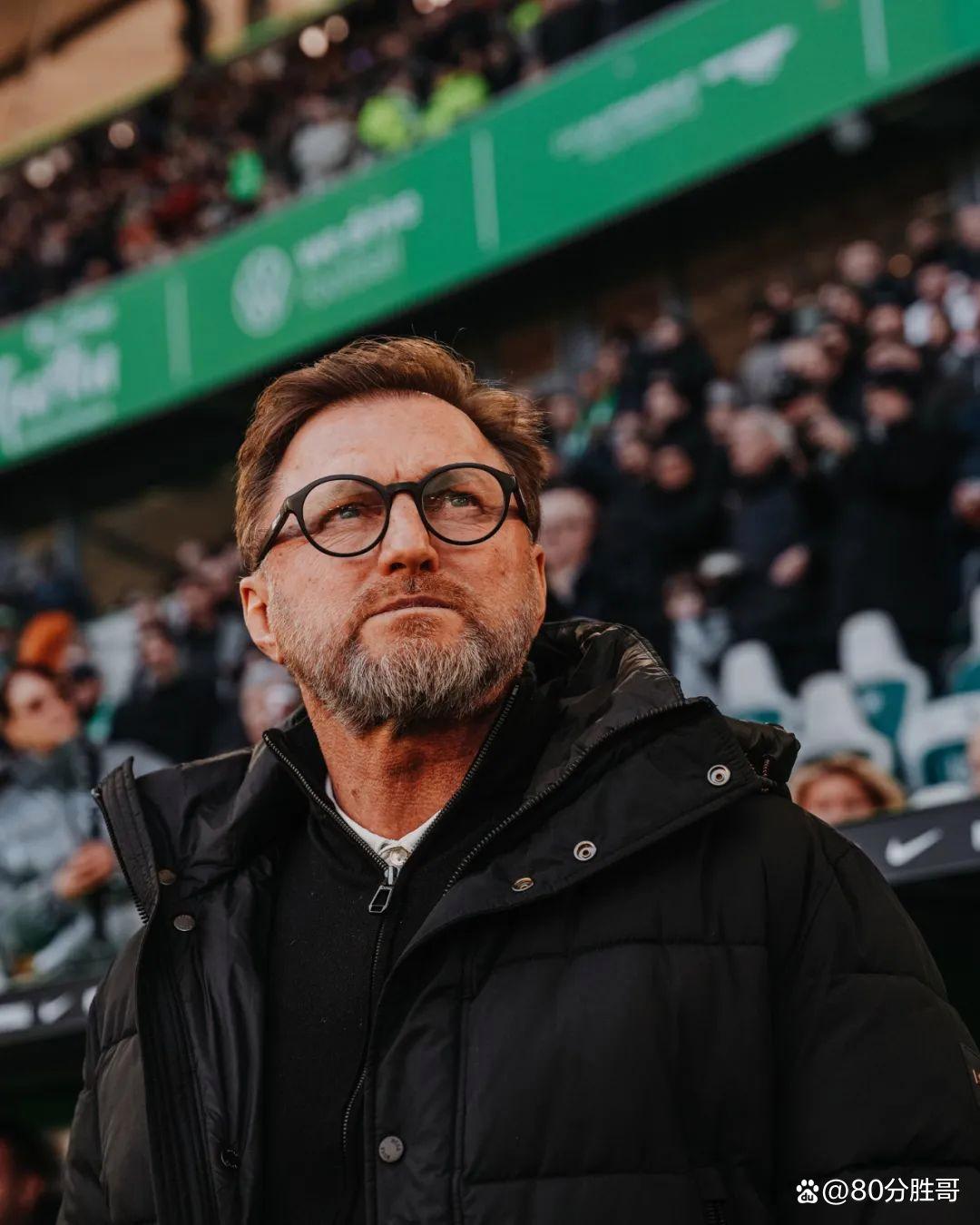 德甲球队换帅策略调整,引发球迷讨论的简单介绍 德甲球队换帅策略调整,引发球迷讨论的简单介绍