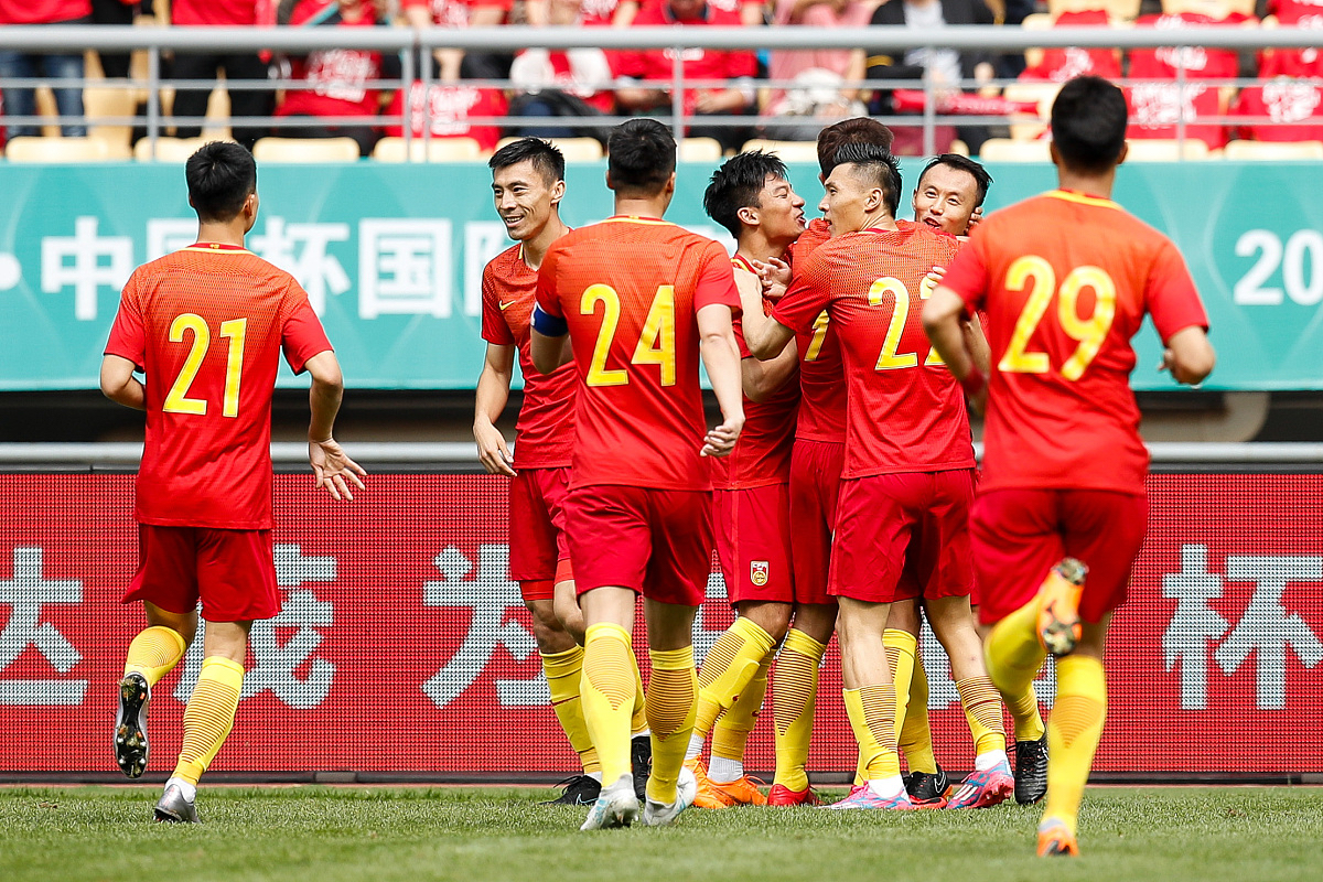 赛场上引发的激烈争夺，展示出球员们顶尖实力的简单介绍