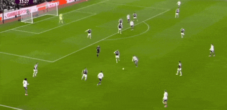 包含沃尔夫斯堡再添一胜，稳居积分榜前列追逐冠军的词条