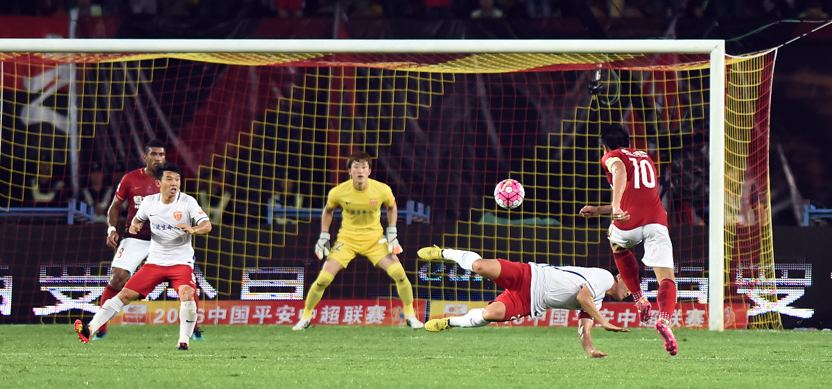 角逐场上搏尽全力，高能时刻再现惊喜连连的简单介绍