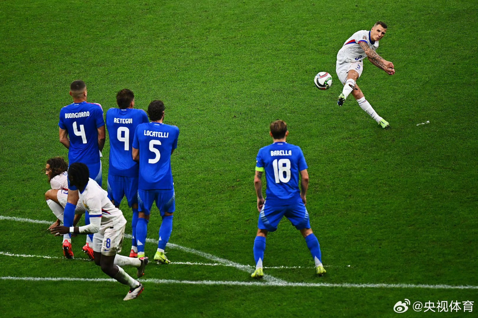 利兹联主场战平多特蒙德：争夺欧冠席位的简单介绍