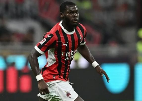 包含AC米兰球员受伤下场，恐缺席接下来比赛的词条