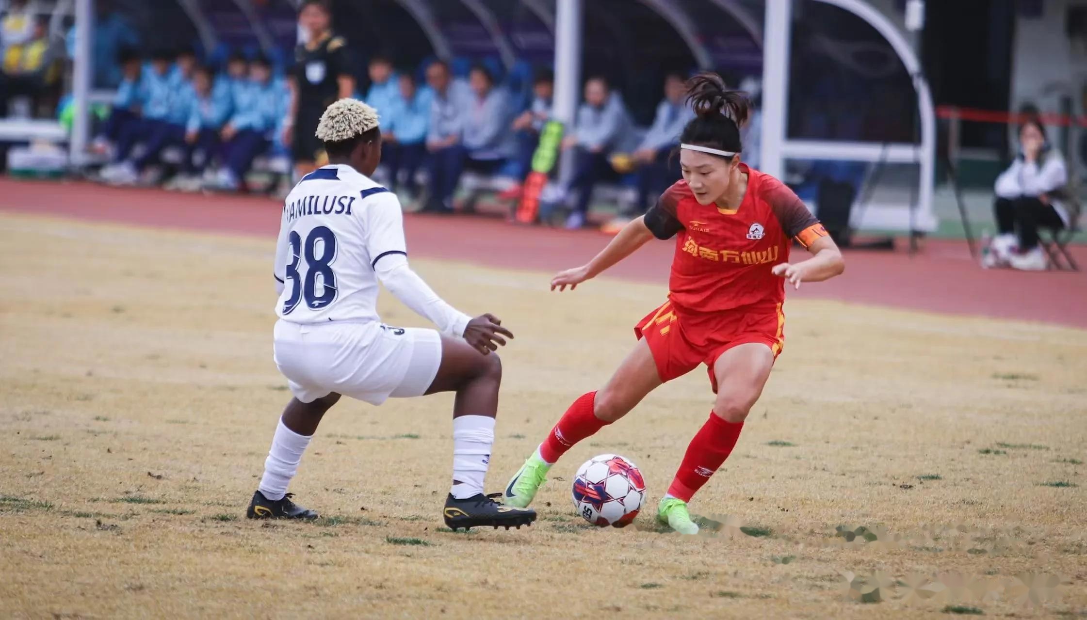 国际女足登顶巨星云集，谁能称霸？(国际女足登顶巨星云集,谁能称霸世界)