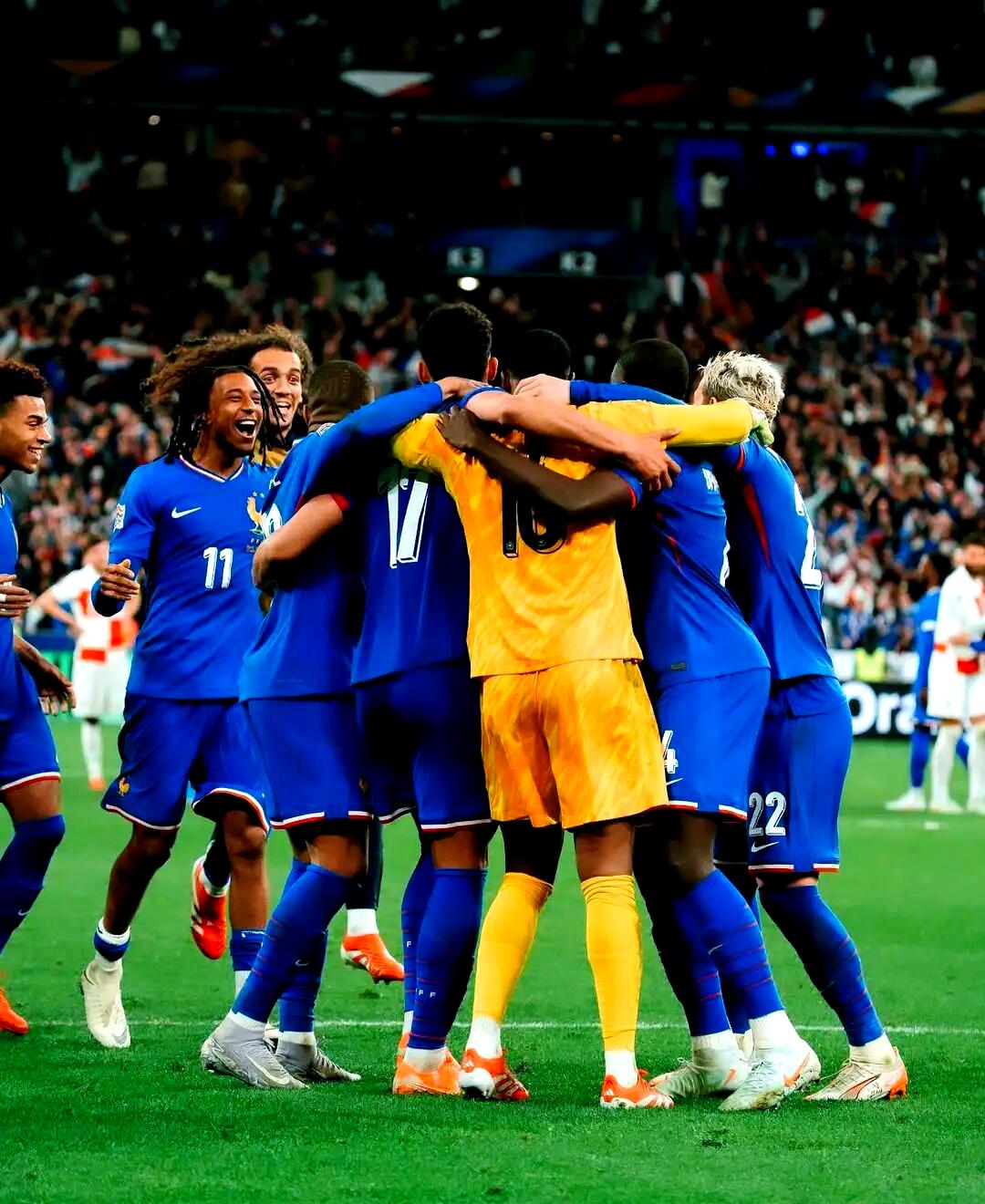 关于紧张激烈足球比赛落幕，球员精彩表现获赞的信息