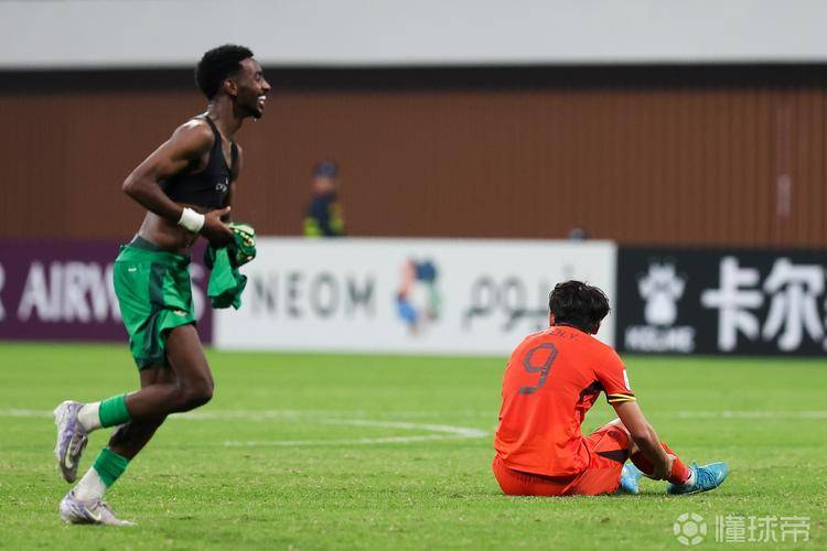 关于紧张激烈足球比赛落幕，球员精彩表现获赞的信息