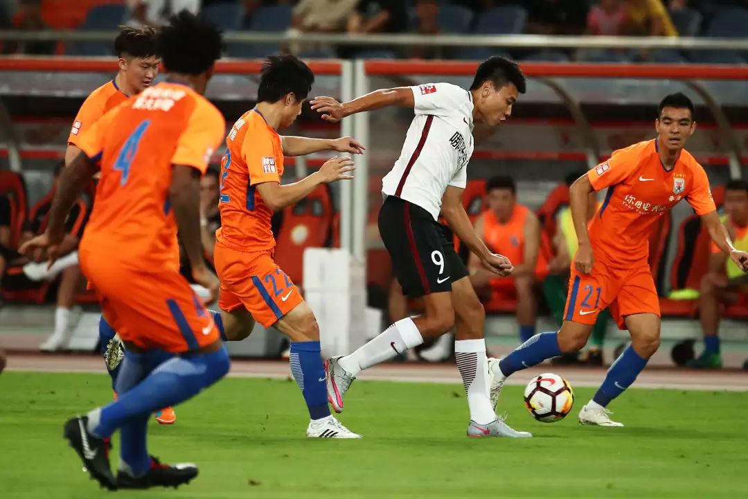 包含河北华夏幸福对阵山东鲁能，谁将笑到最后？的词条